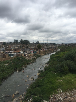 Gold was discovered along the Jukskei River in the city later named Johannesburg